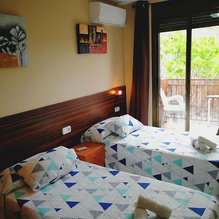 Hostal Escarla Арен Экстерьер фото
