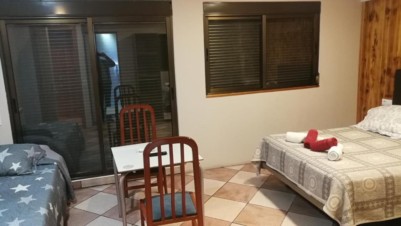 Hostal Escarla Арен Экстерьер фото