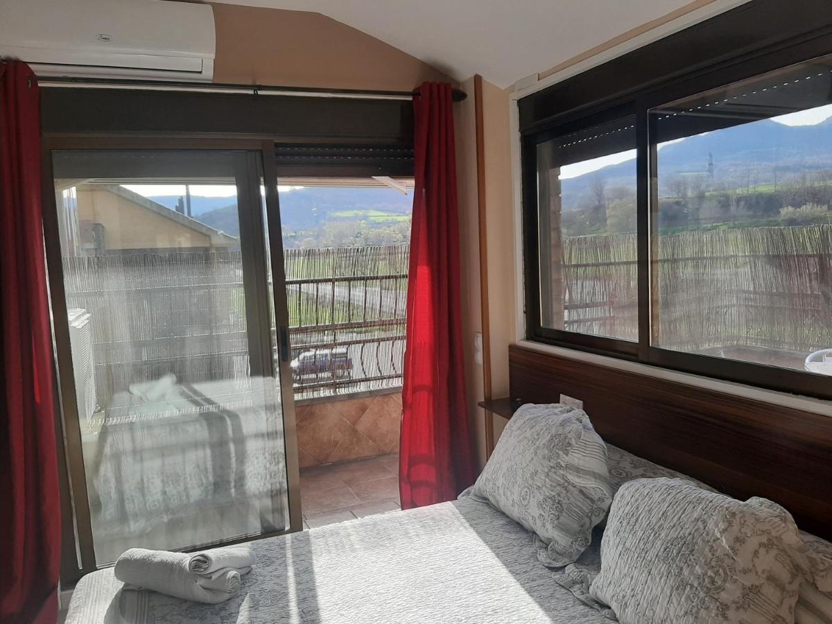 Hostal Escarla Арен Экстерьер фото