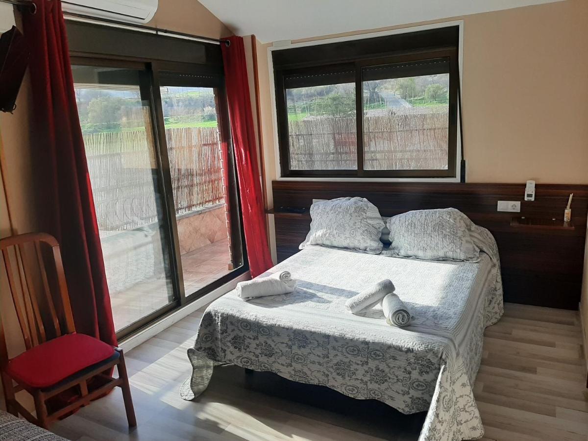Hostal Escarla Арен Экстерьер фото