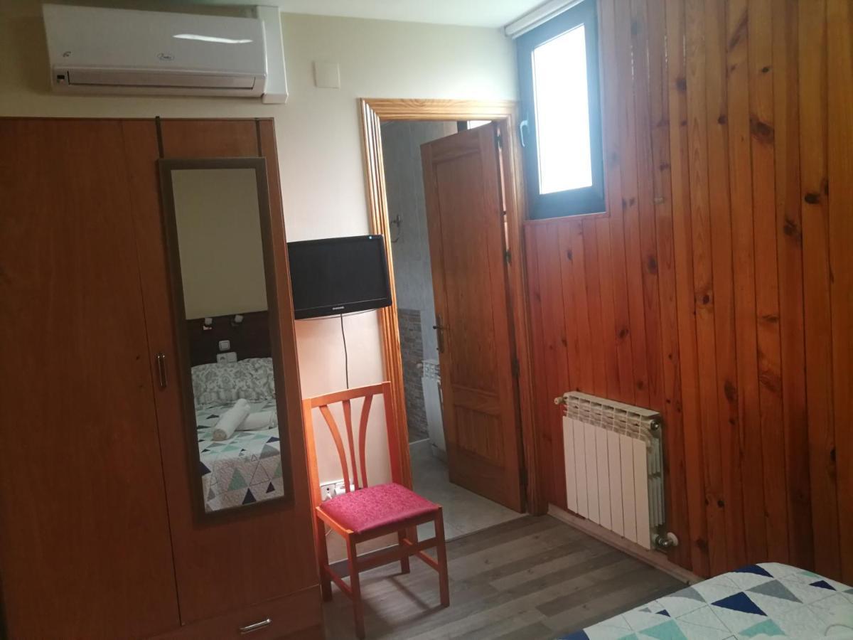 Hostal Escarla Арен Экстерьер фото