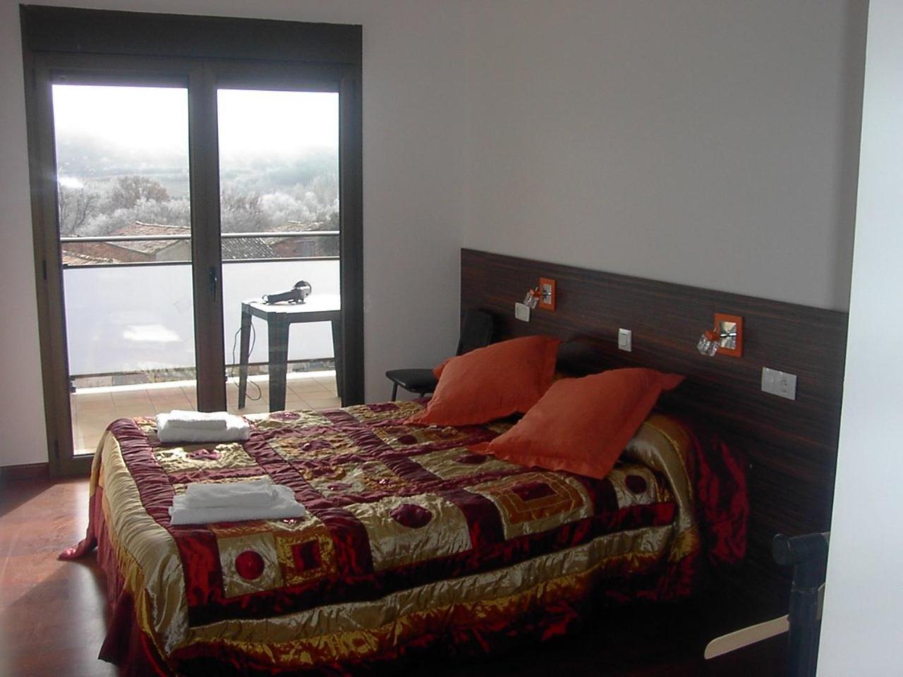 Hostal Escarla Арен Экстерьер фото
