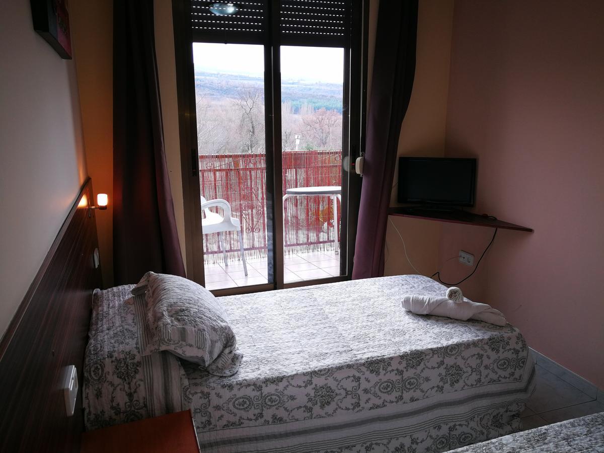 Hostal Escarla Арен Экстерьер фото