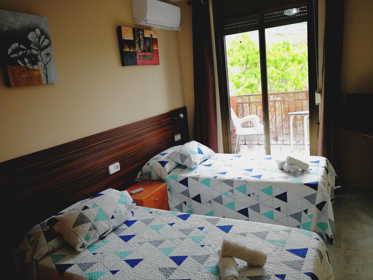 Hostal Escarla Арен Экстерьер фото