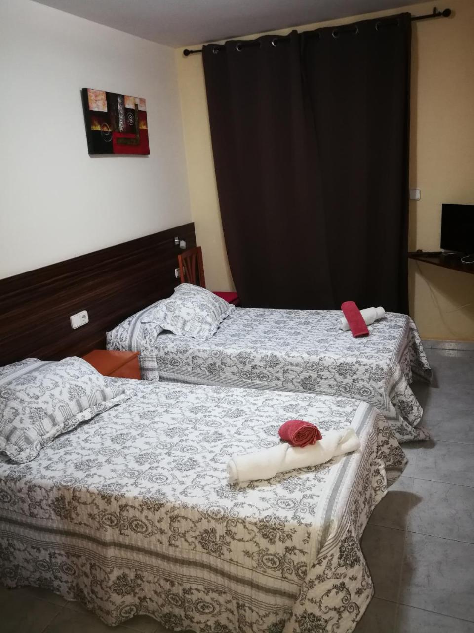 Hostal Escarla Арен Экстерьер фото