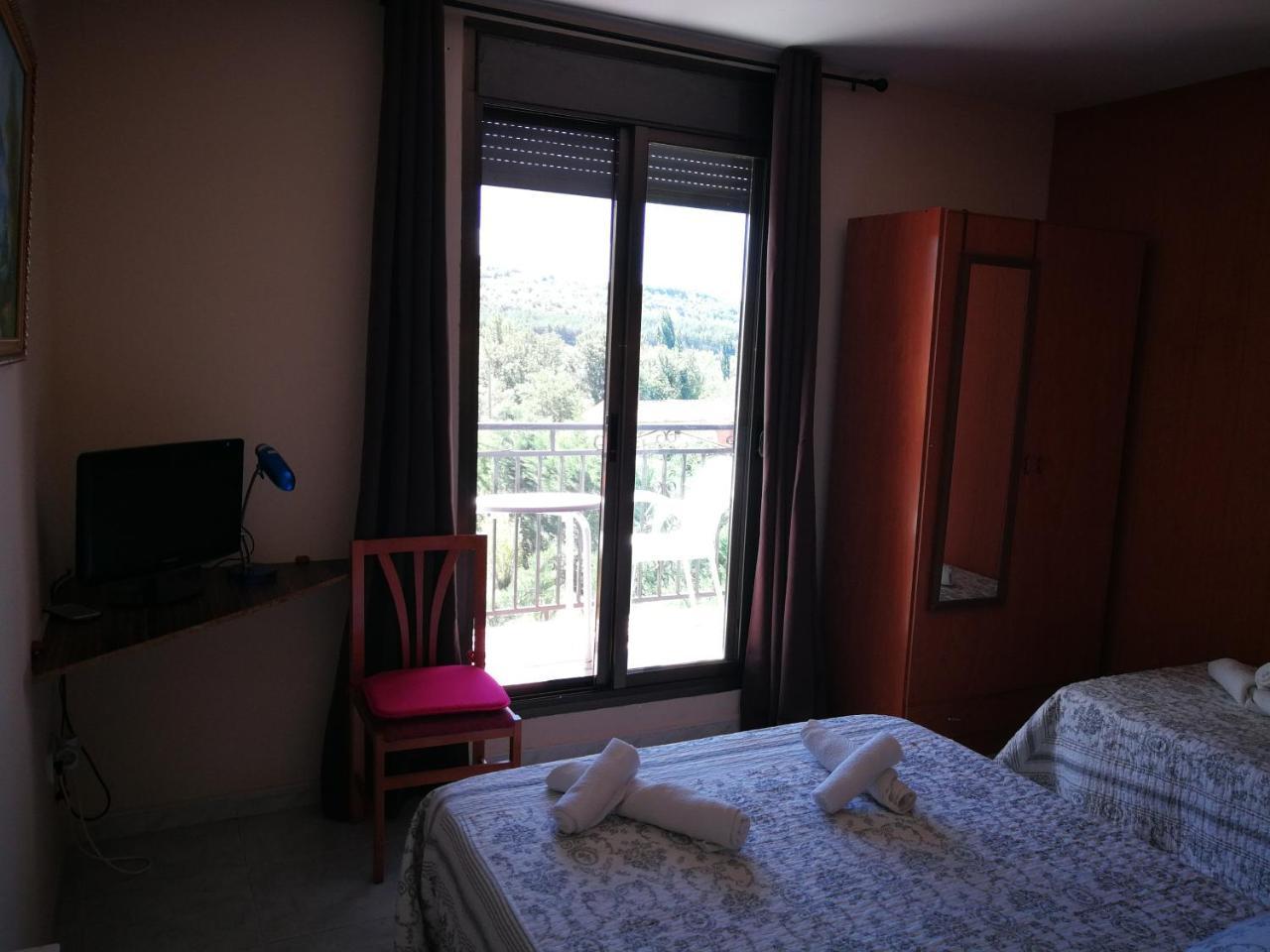 Hostal Escarla Арен Экстерьер фото