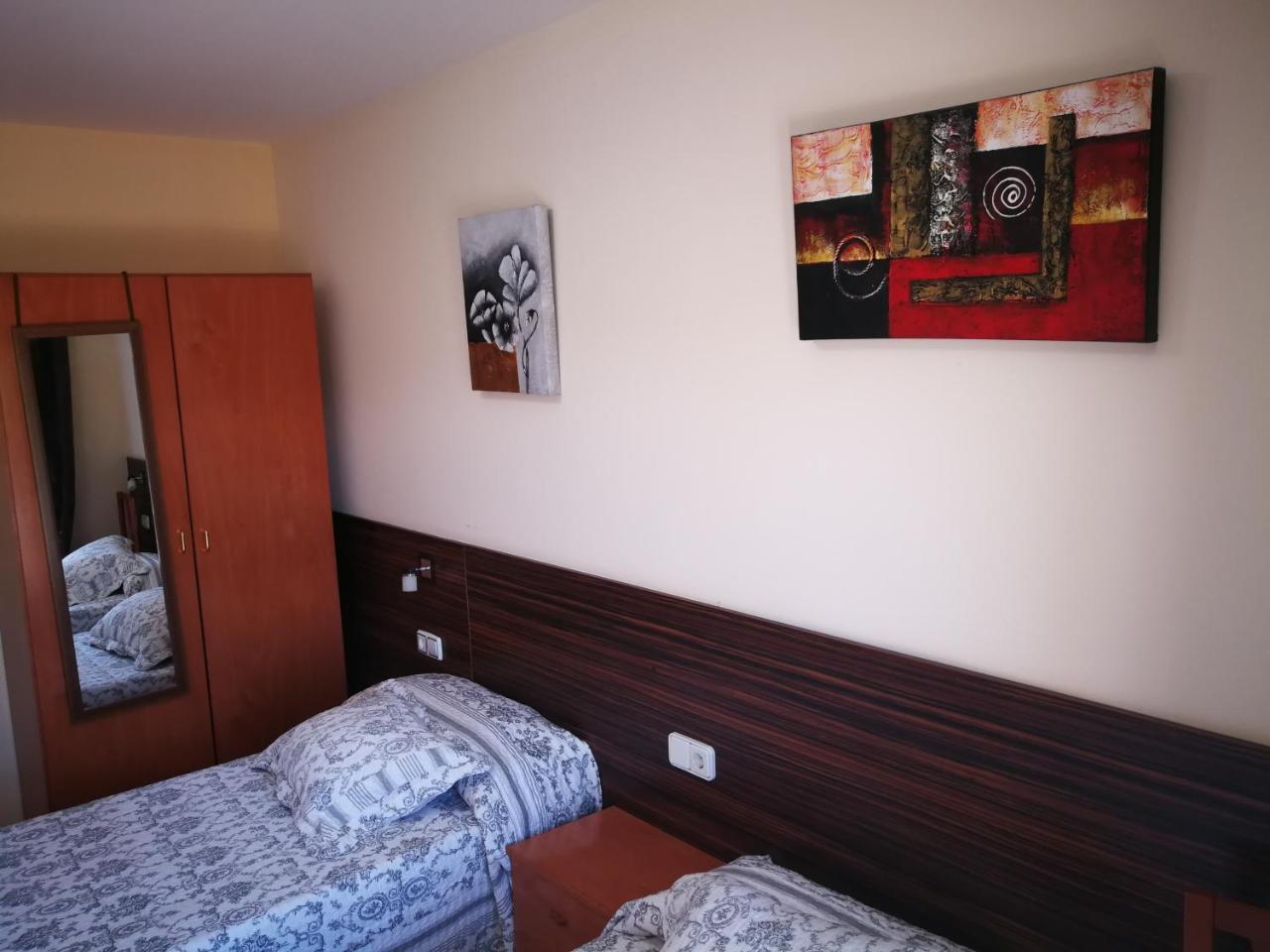 Hostal Escarla Арен Экстерьер фото